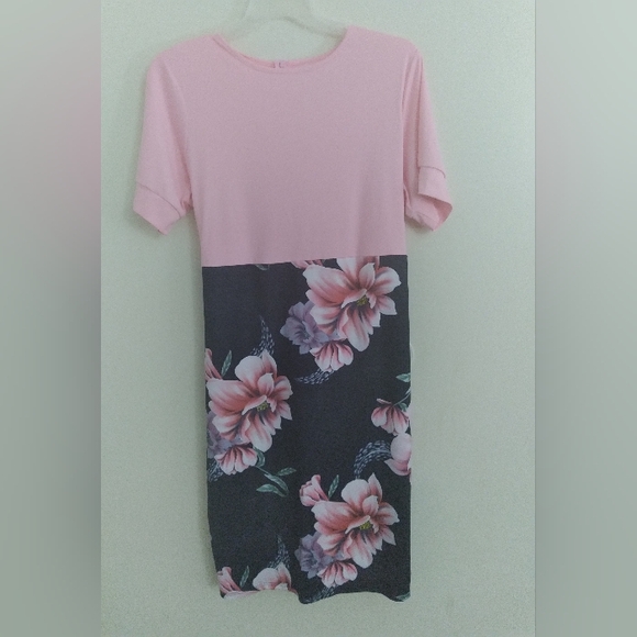 Floral Print Pencil Dress - Picture 2 of 7